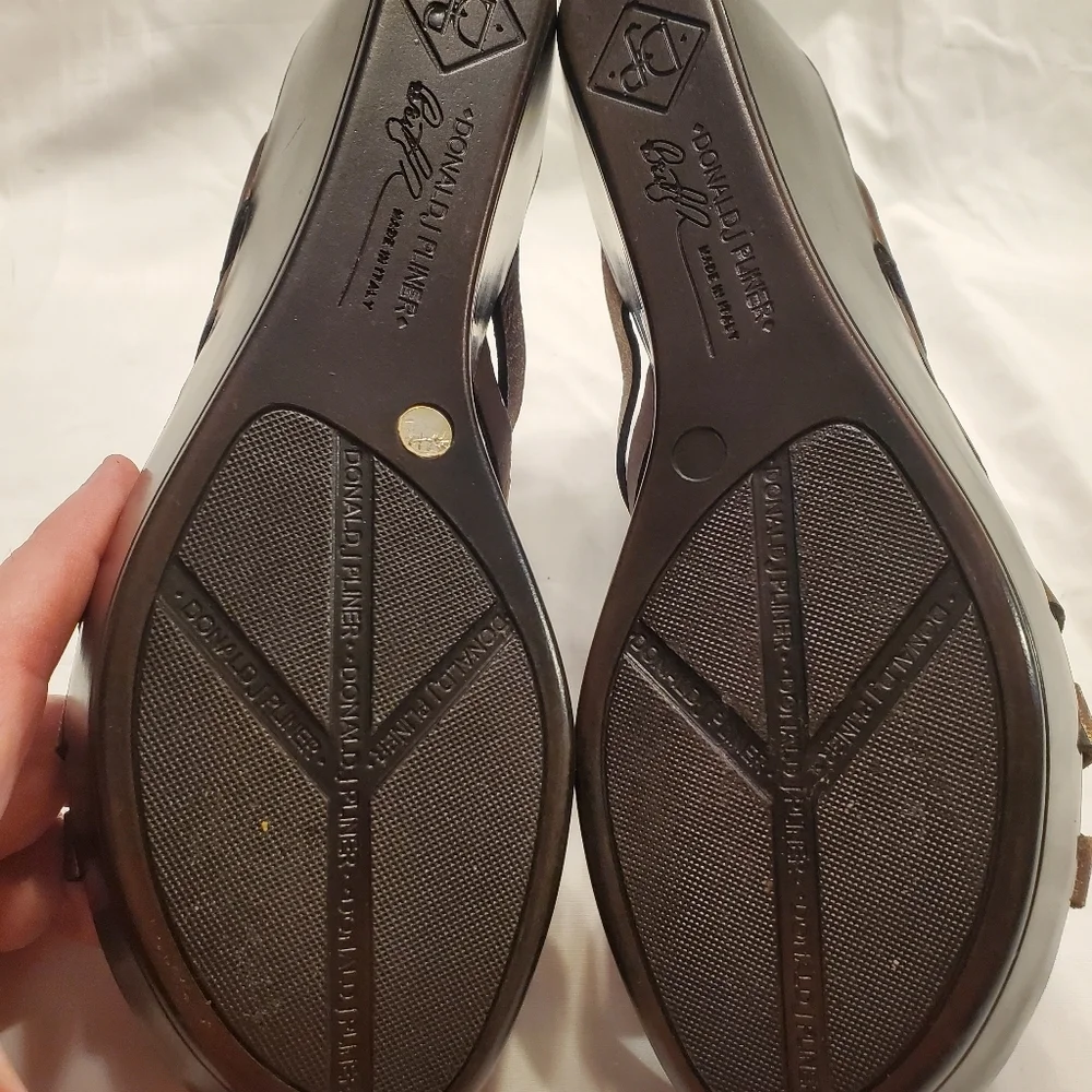 Donald J Pliner Cathe Womens Bronze And Black Strap Platform Wedge Sandal SZ 9M - Picture 6 of 6